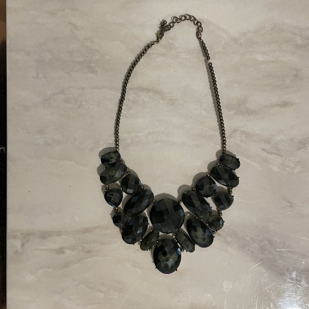 Geometric statement necklace